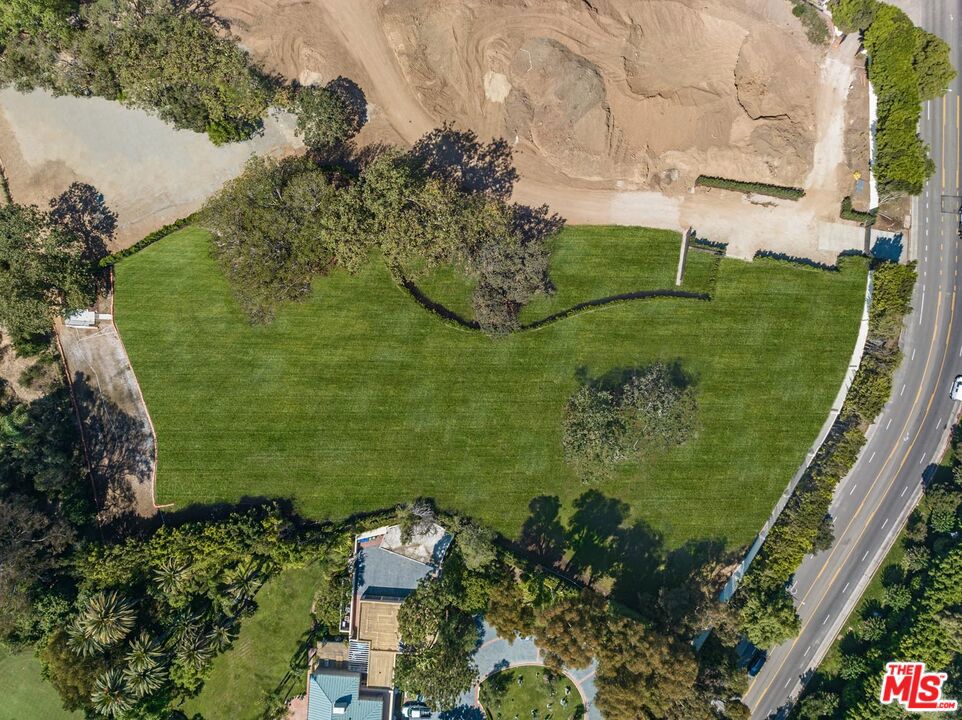 150 S Carolwood Drive