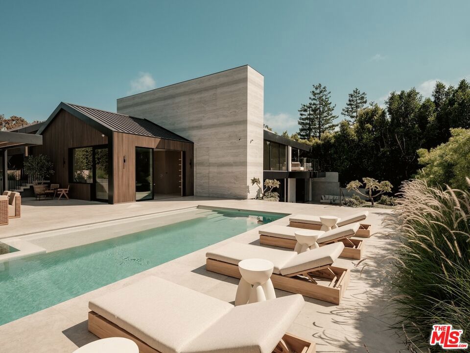 Properties 1 2555 La Mesa Drive