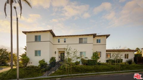 3691 Aureola Boulevard View Park CA 90008