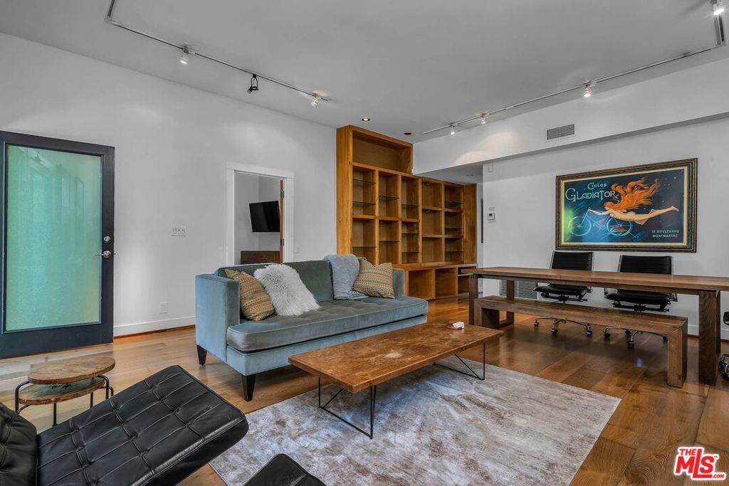 560 Westminster Avenue