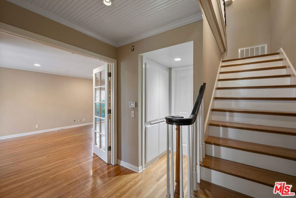 17099 Palisades Circle