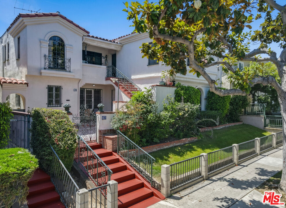 437 S Doheny Drive