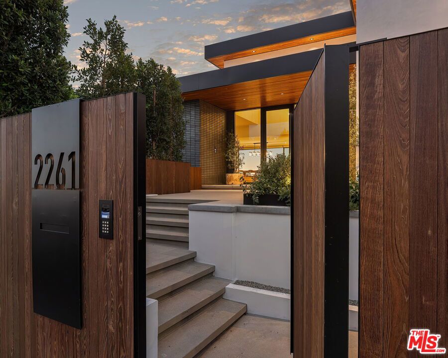 2261 Hercules Drive