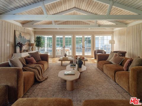 2 Eucalyptus Lane Rolling Hills CA 90274