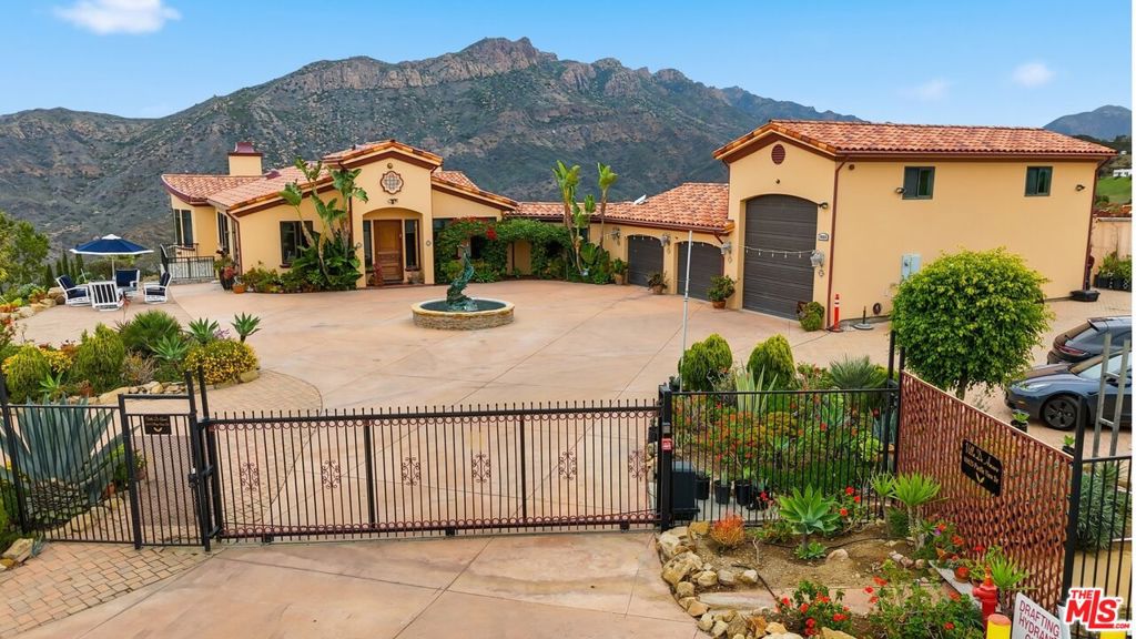 10825 Pacific View Drive