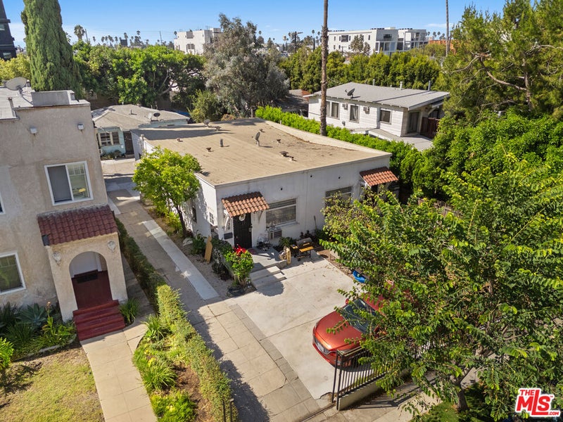5736 La Mirada Avenue