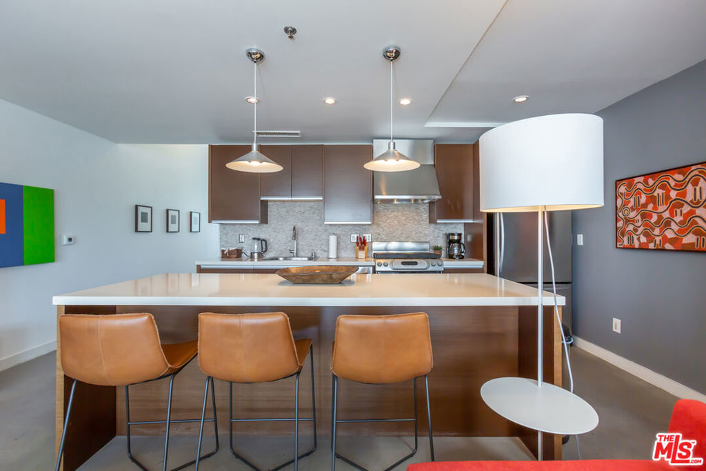 615 Hampton Drive A304