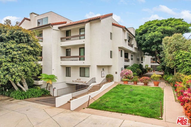 621 S Barrington Avenue 110 #110, Los Angeles