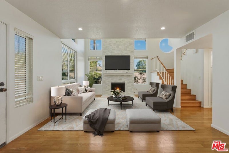 6845 Valley Circle Boulevard 22