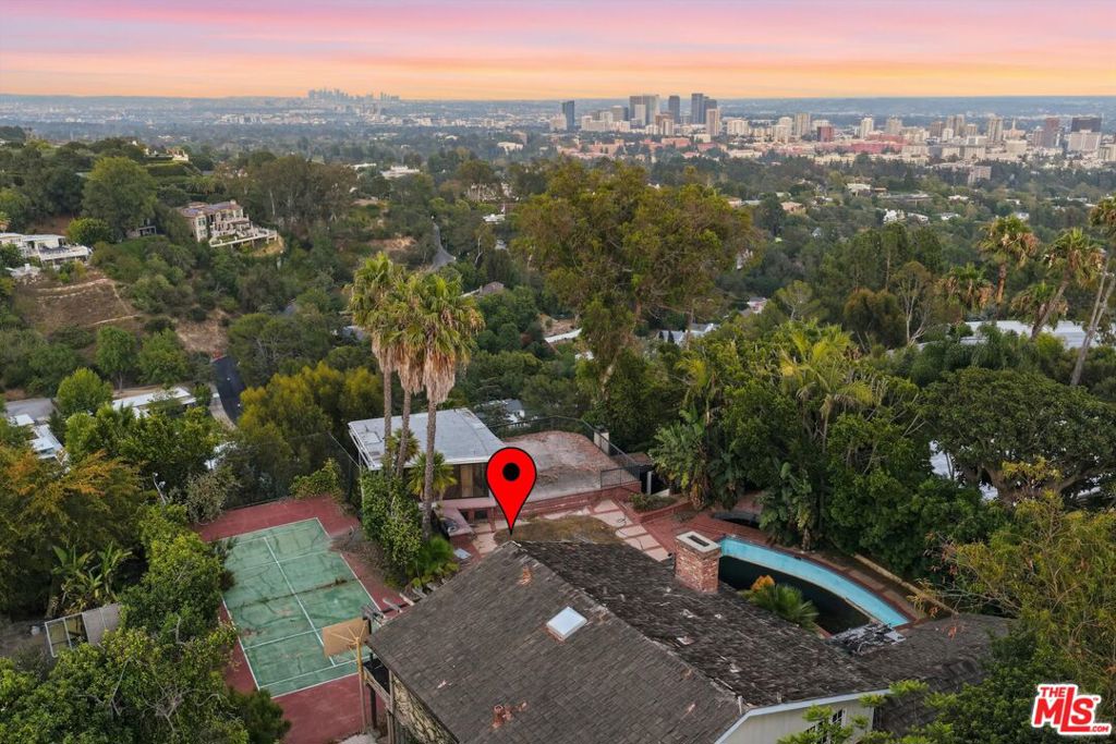 860 Linda Flora Drive