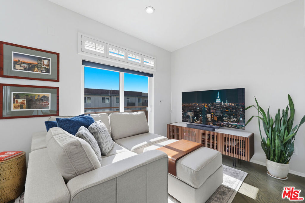 13200 Pacific Promenade 409