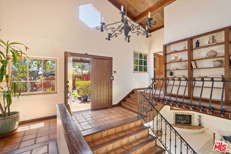 19805 Valley View Drive