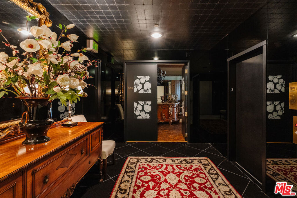 10601 Wilshire Boulevard 303