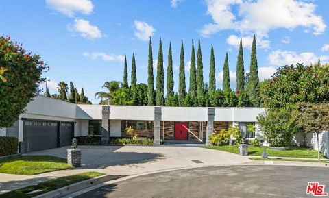 19651 Marilla Street Northridge CA 91324