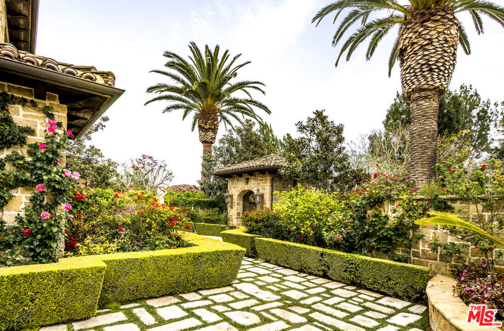 427 La Marina Drive