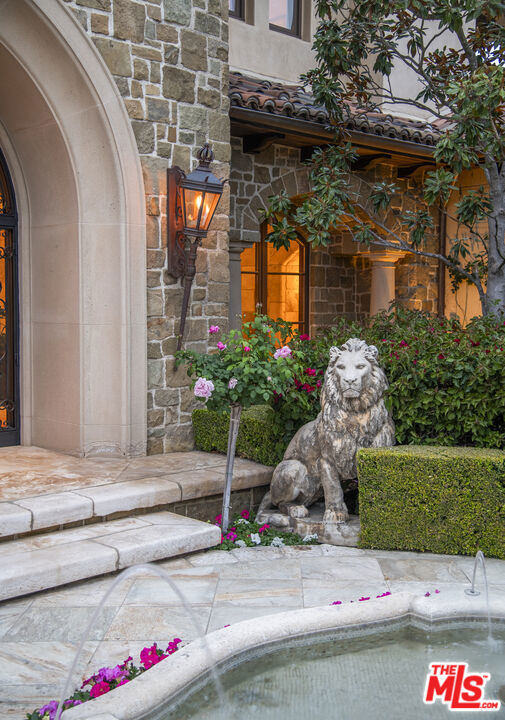 427 La Marina Drive