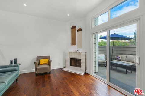 4620 Don Lorenzo Drive A Los Angeles CA 90008