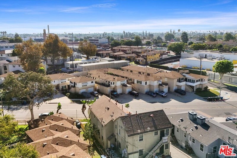 8400 Crenshaw Drive