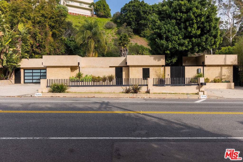 1634 Benedict Canyon Drive