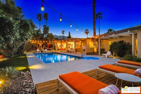 1041 E El Conquistador Palm Springs CA 92262