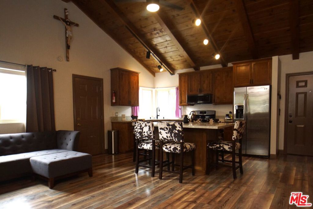 4229 Elliot Trail