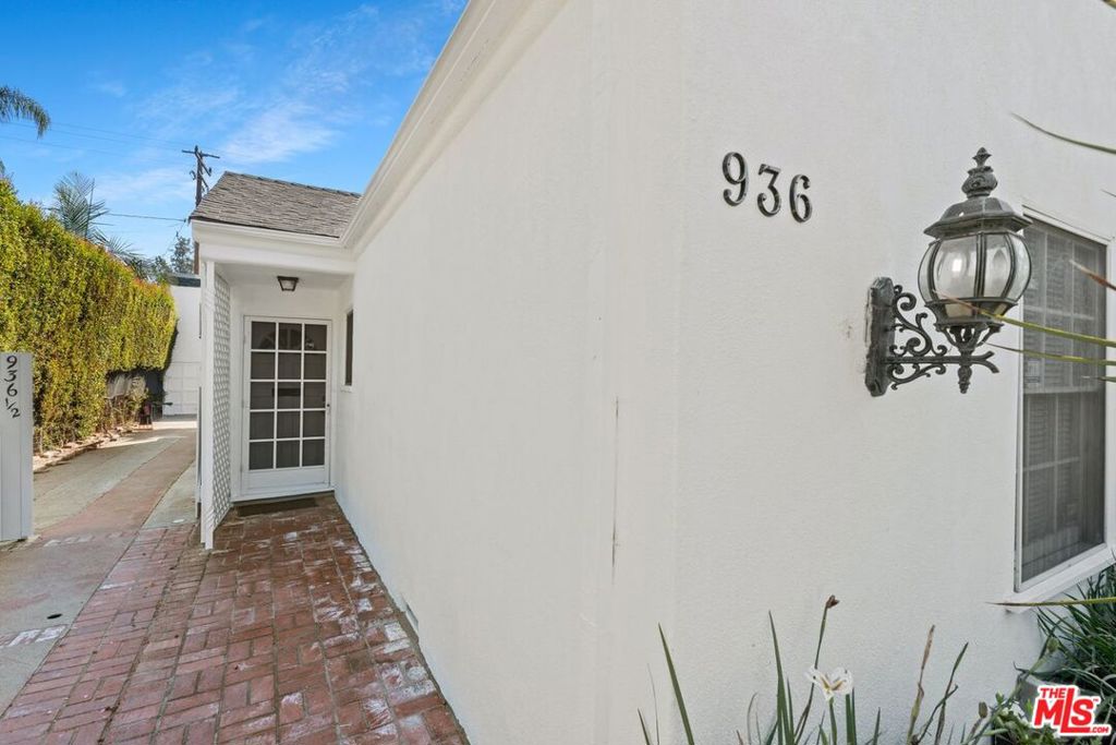 934 N La Jolla Avenue