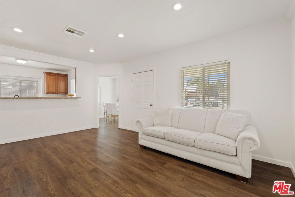6613 San Miguel Street