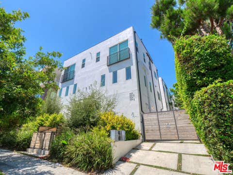 Photo of 525 N Normandie Avenue, Los Angeles, CA 90004 (MLS # 26870667)