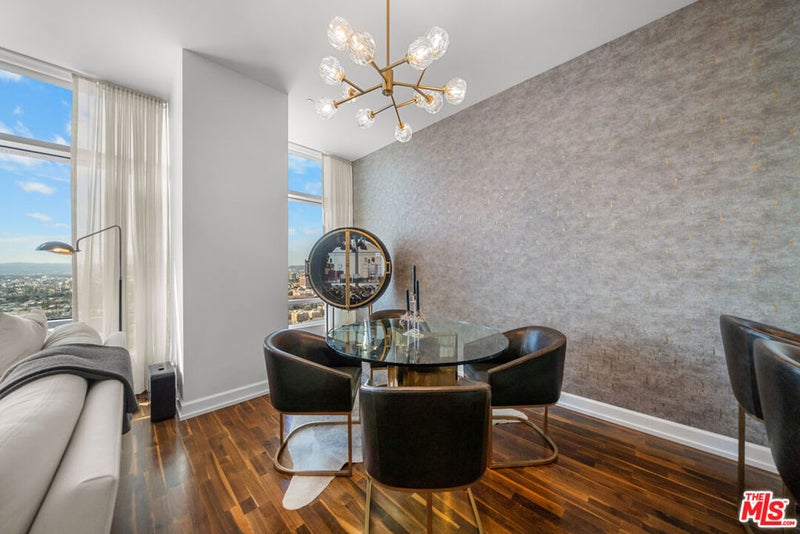 900 W Olympic Boulevard 28E
