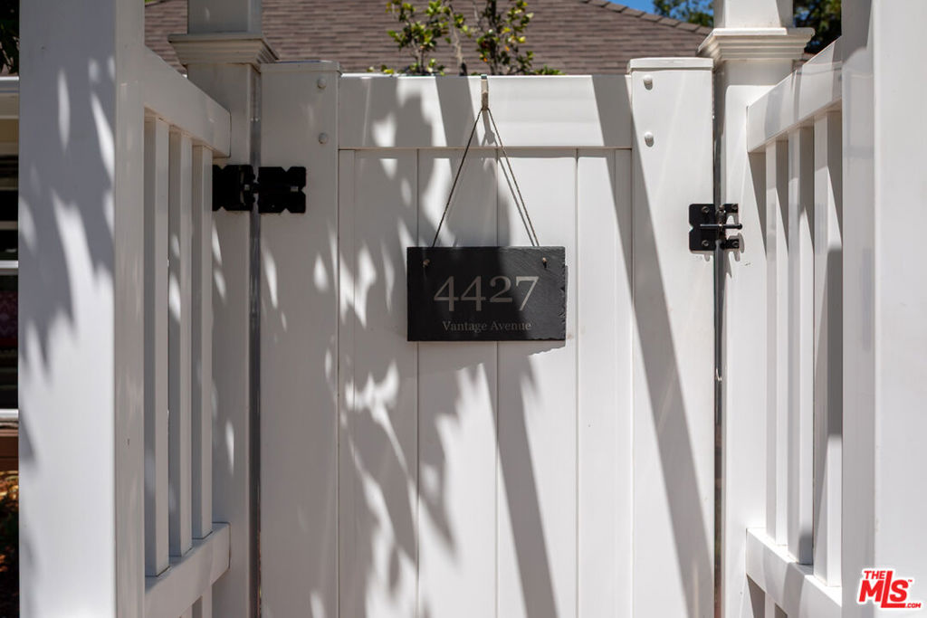 4427 Vantage Avenue