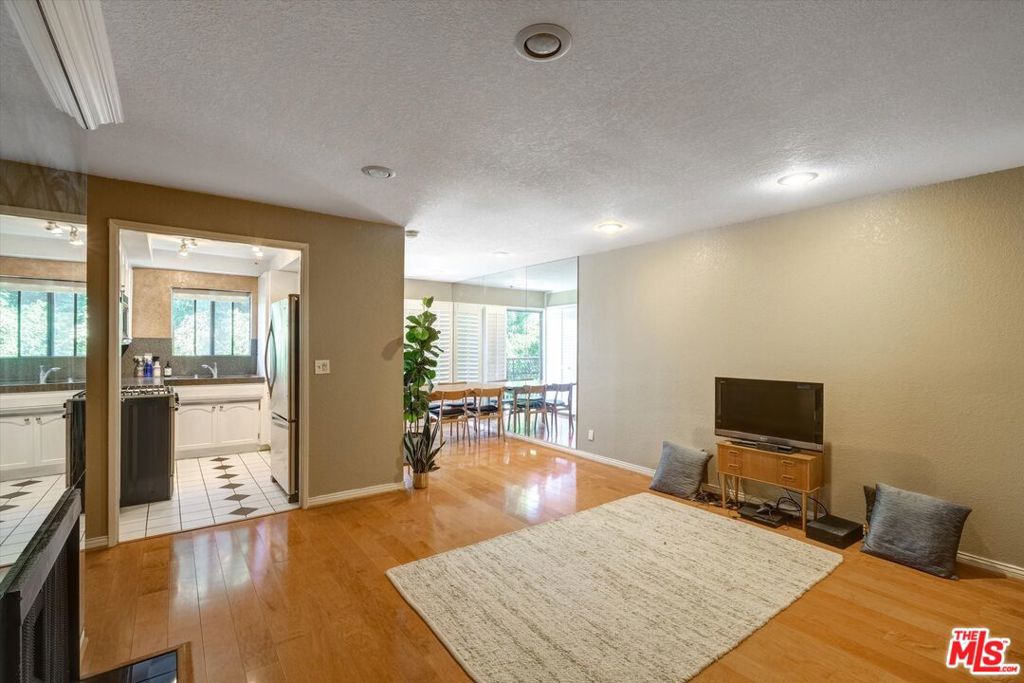 1355 N Sierra Bonita Avenue 411