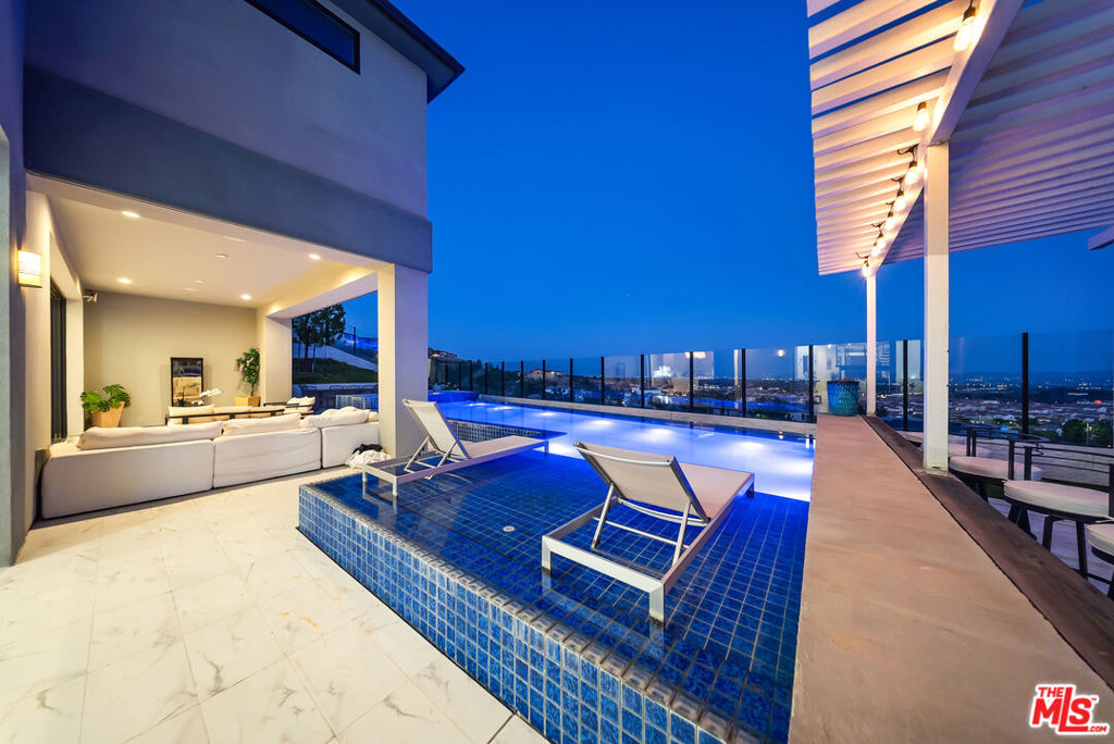 Properties 1 20422 W Birmingham Way