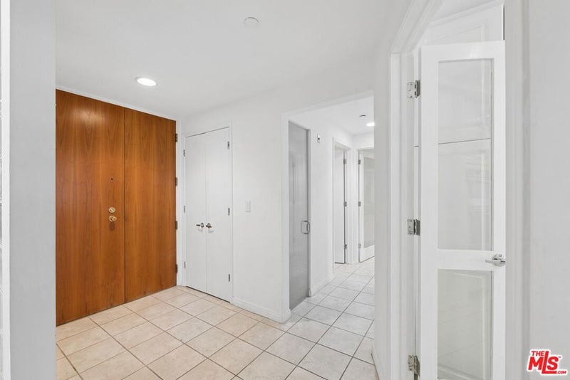 200 N Swall Drive 462