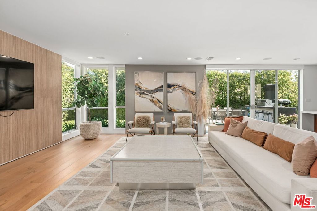 Properties 3 2736 Armacost Avenue