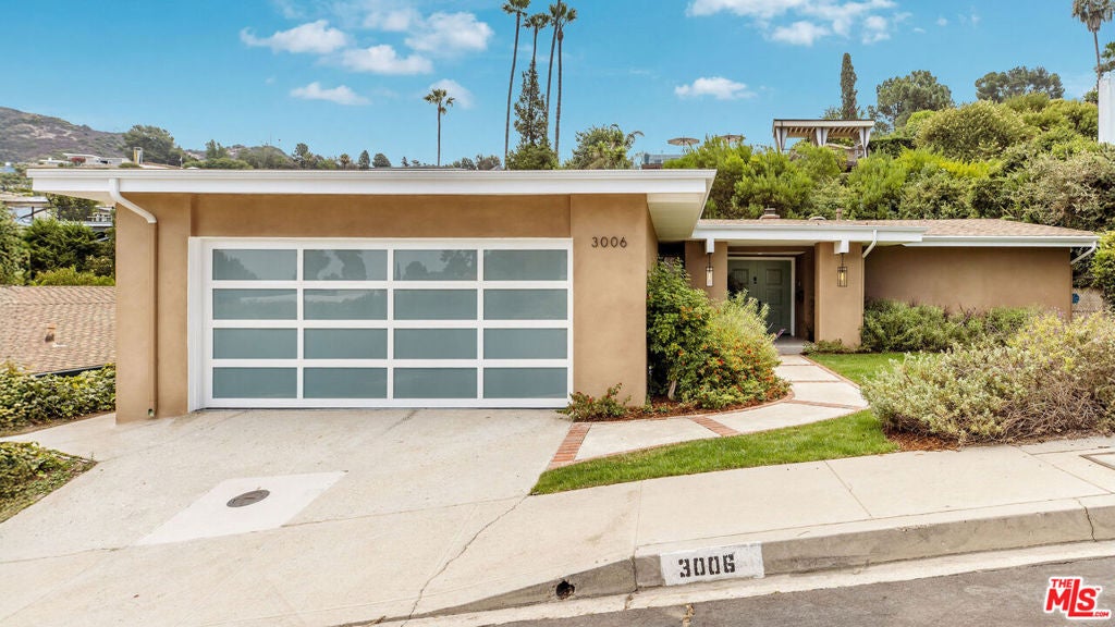 3006 Dona Nenita Place