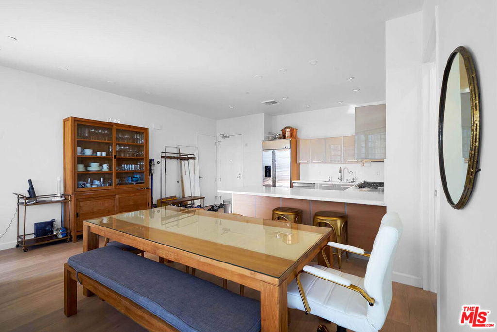 Properties 2 801 S Grand Avenue 1207