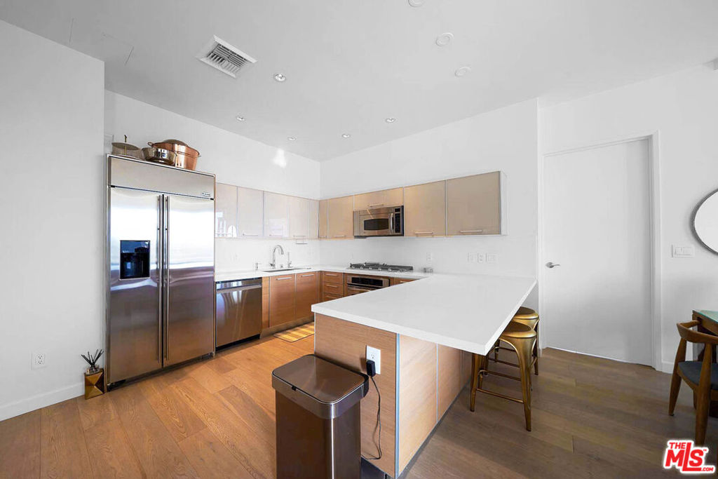 Properties 4 801 S Grand Avenue 1207