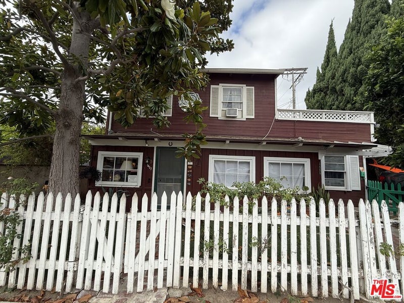 1455 Barry Avenue