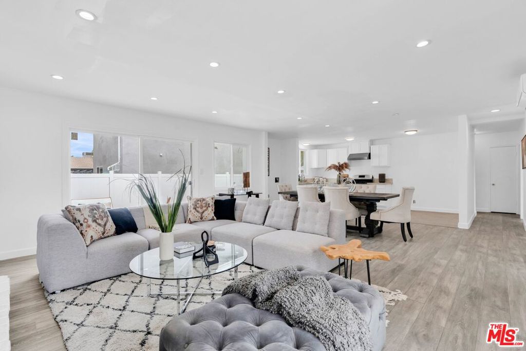 Properties 2 9959 Wisner Avenue