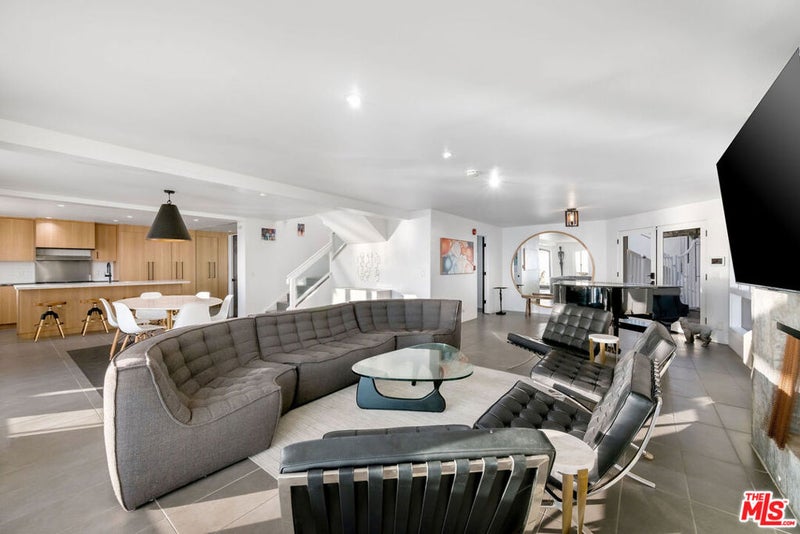 1337 Gaviota Drive