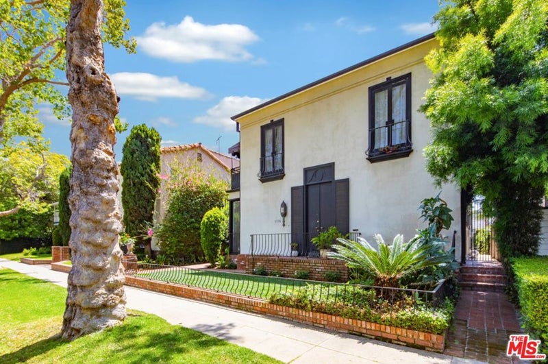 9936 Robbins Drive