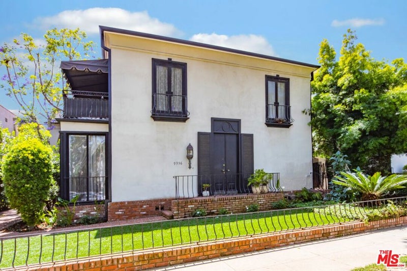 9936 Robbins Drive
