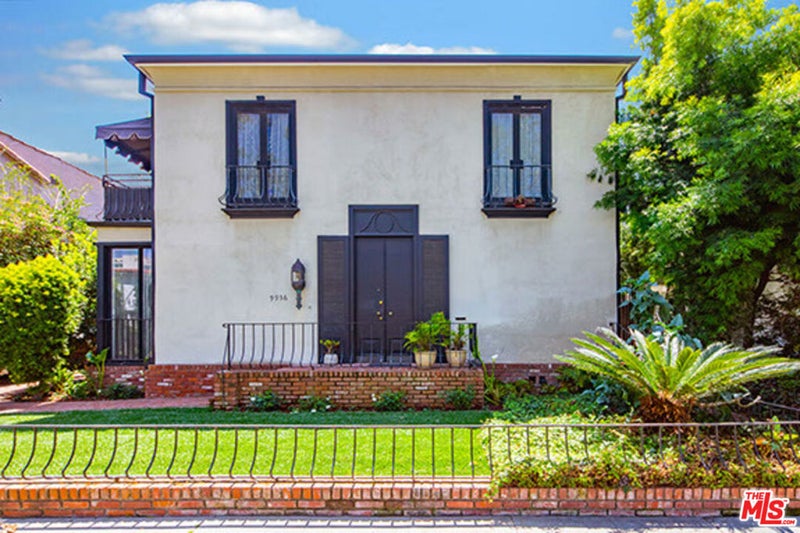 9936 Robbins Drive