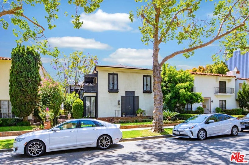 9936 Robbins Drive