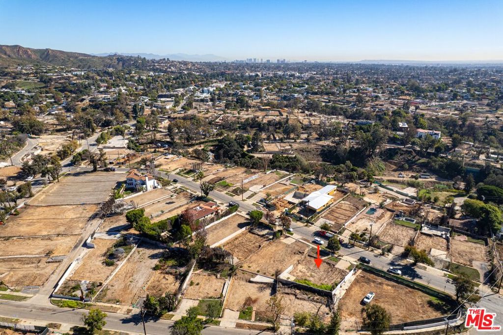 617 N Las Casas Avenue