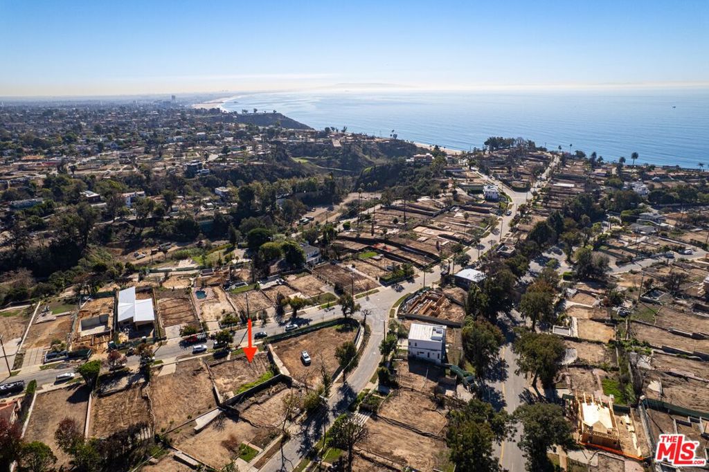 617 N Las Casas Avenue