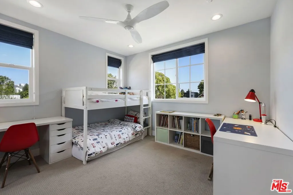 Los Angeles, California 90064, United States, 5 Bedrooms Bedrooms, ,3 BathroomsBathrooms,Residential,Pending,188773