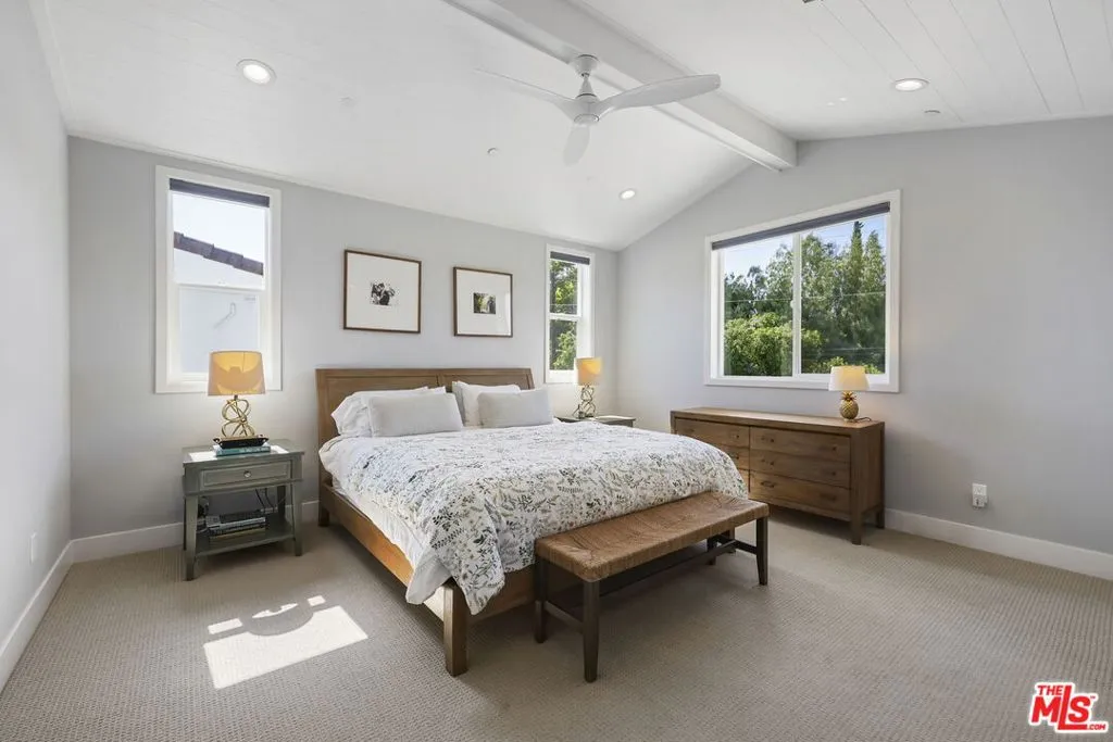 Los Angeles, California 90064, United States, 5 Bedrooms Bedrooms, ,3 BathroomsBathrooms,Residential,Pending,188773