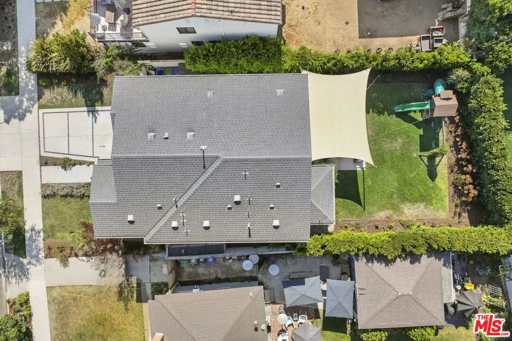 Los Angeles, California 90064, United States, 5 Bedrooms Bedrooms, ,3 BathroomsBathrooms,Residential,Pending,188773