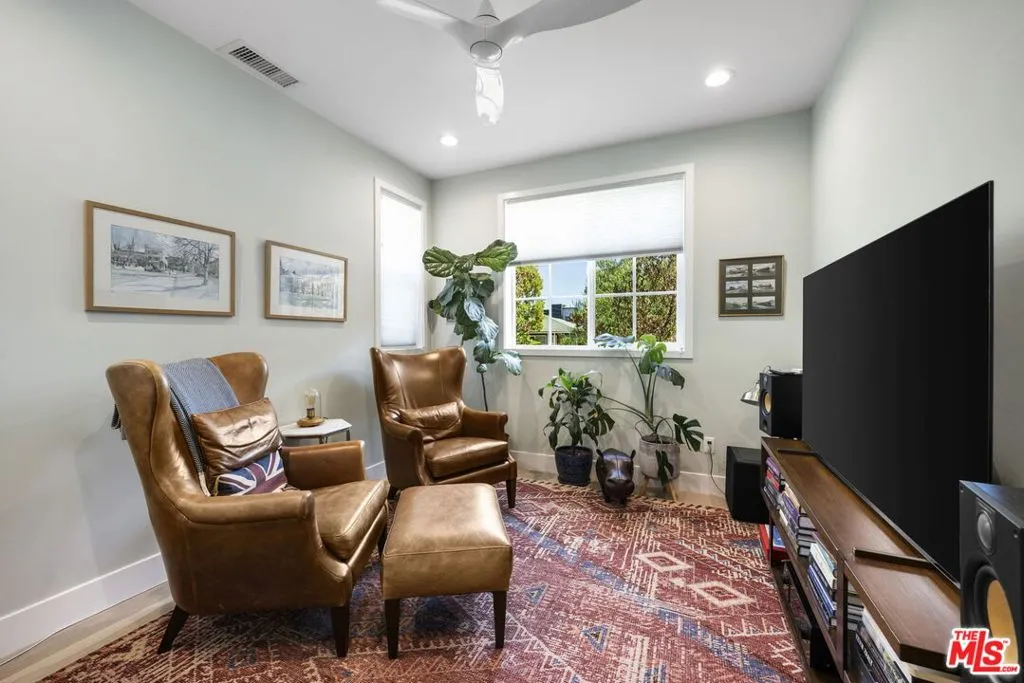 Los Angeles, California 90064, United States, 5 Bedrooms Bedrooms, ,3 BathroomsBathrooms,Residential,Pending,188773